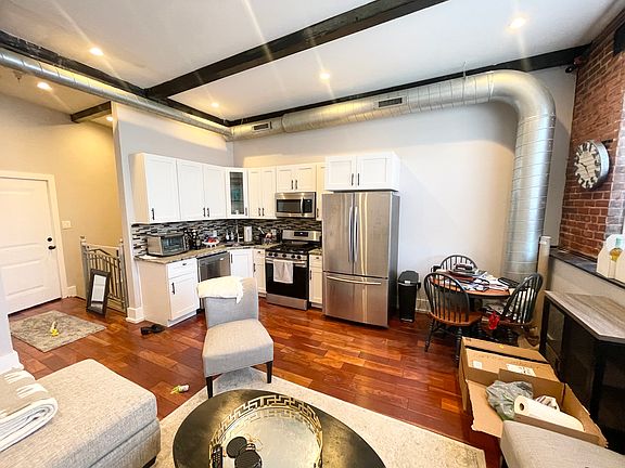 5th image of 1025 E Montgomery Ave #5A