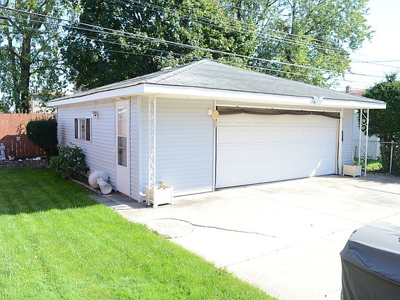 5th image of 379 Oglesby Ave