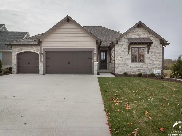 133 N Fall Creek Dr, Lawrence, KS 66049