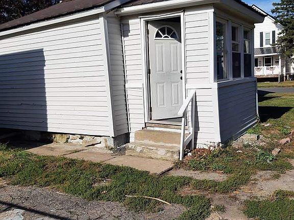 4th image of 1029 Pickering St
