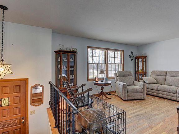 5th image of 12 Wenwood Cir