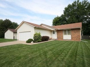 172 White Pines Cir, Decatur, IL 62521