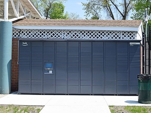 Amazon Hub Lockers