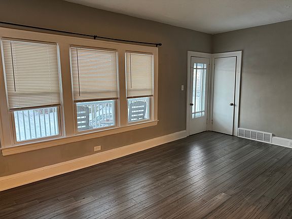 2nd image of 2168 Clarence Ave #Up