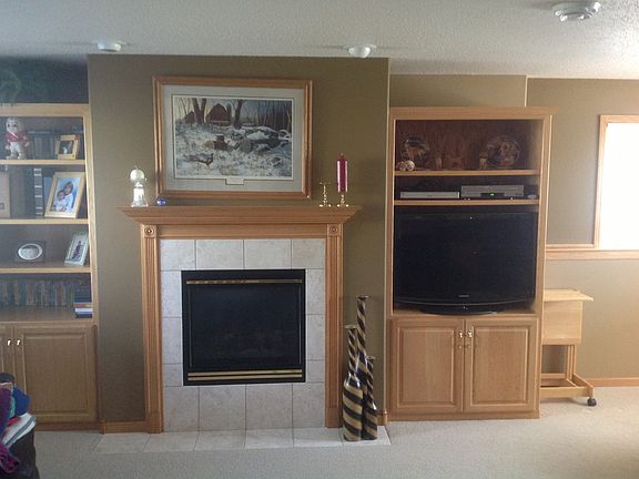 Family Room (Fireplace)