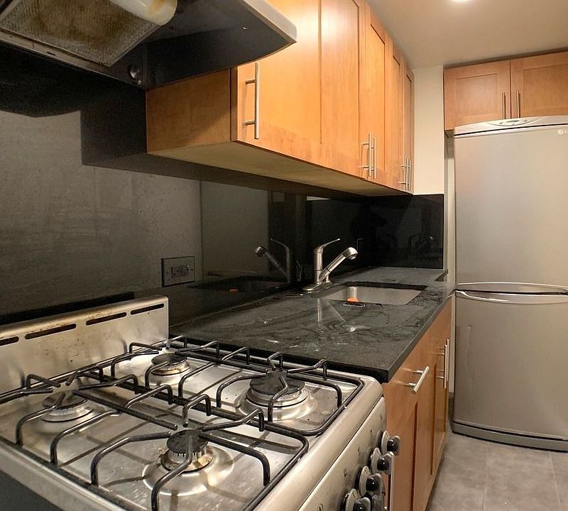 2nd image of 130 E 93rd St APT 1A