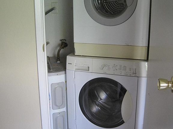 4th image of 6140 Camino De Rosa Dr APT D