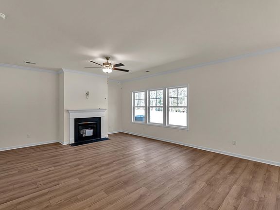 5th image of 515 Barbican Pl