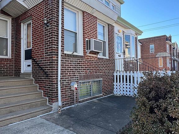 2nd image of 7203 Glenloch St