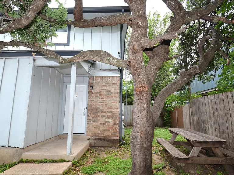 1202 Southport Dr #D — Photo 1