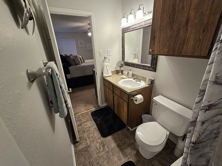 Bayou Oaks Apartments — Photo 8