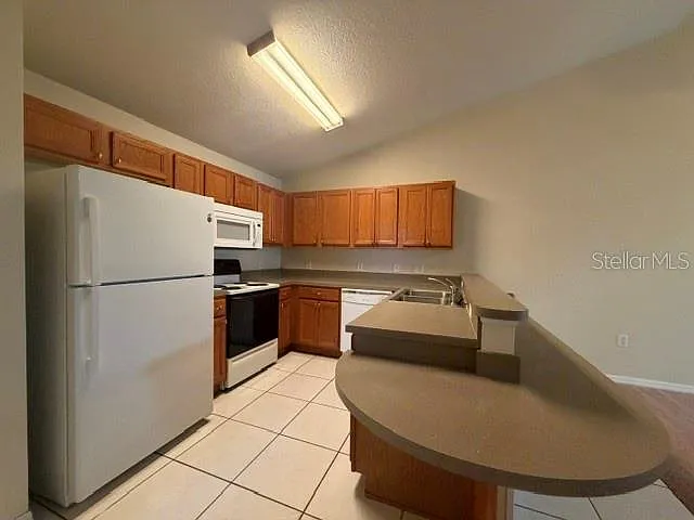 3 bed, 2.0 bath, 1171 sqft, $1,600 — Photo 2