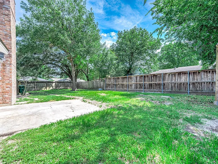 9014 Landwood Dr — Photo 21