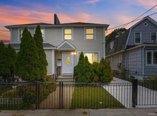 22118 91st Rd, Queens Village, NY 11428