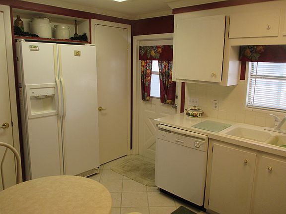 5th image of 126 Royal Palm Dr