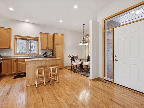 5th image of 9919 Colorado Ln N