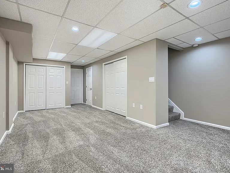 2332 Darby Ct — Photo 18