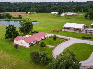23 Bridle Ln, Stonefort, IL 62987