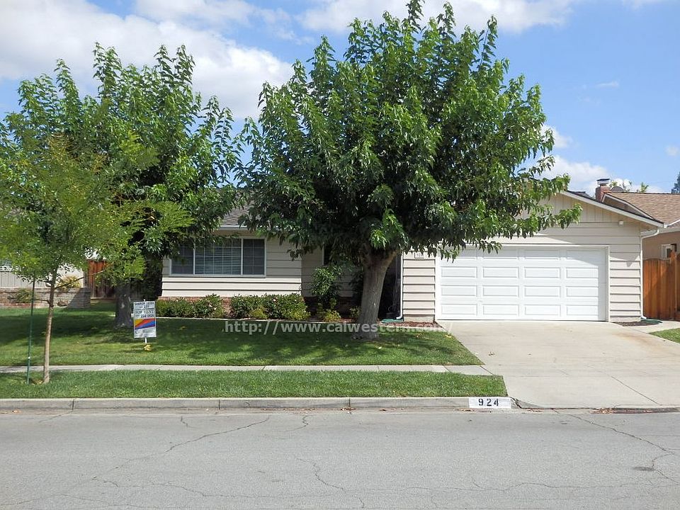1st image of 924 Brentwood Dr