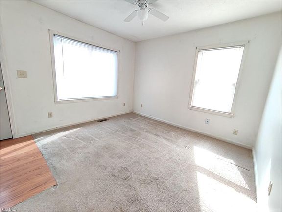 4th image of 415 Lincoln Ave
