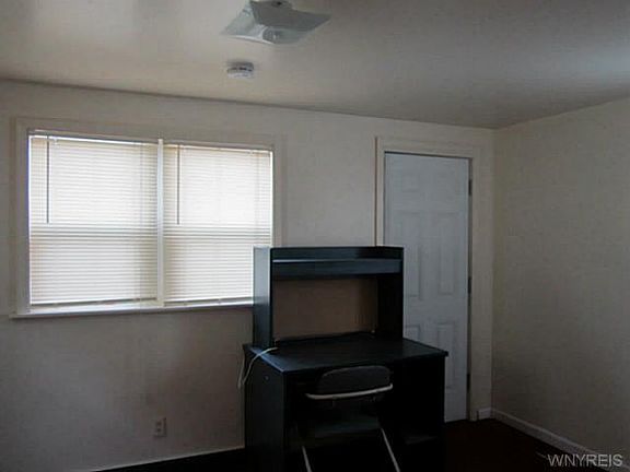 4th image of 107 W Northrup Pl