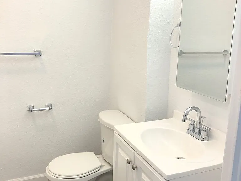 The Asbury Apartments — Photo 15