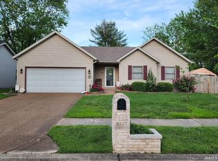 8517 Fox Hollow Rd, Evansville, IN 47725