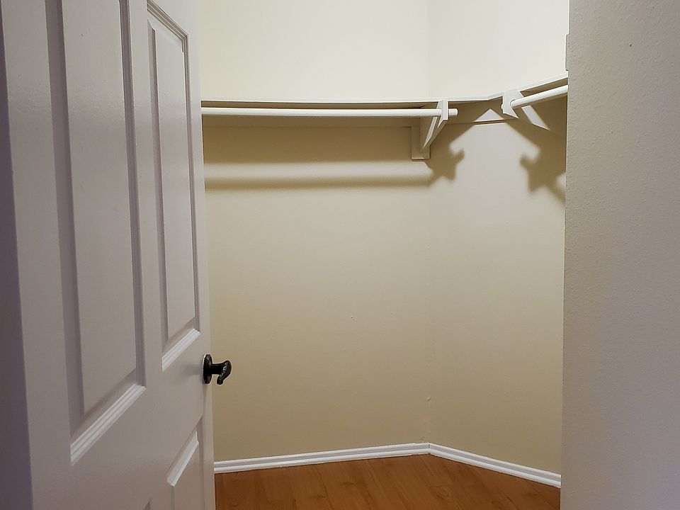 Mstr walk-in closet