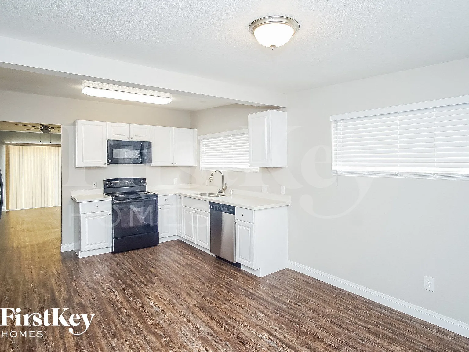 3 bed, 2.0 bath, 1342 sqft, $1,670 — Photo 4