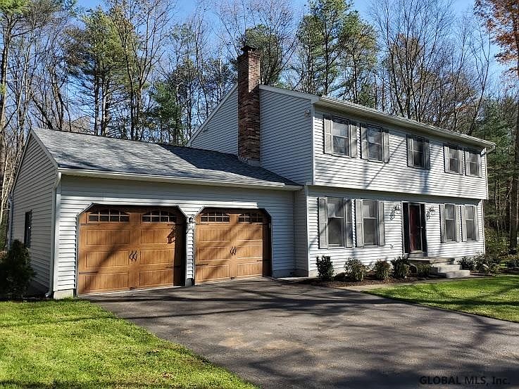 1st image of 9 Knollwood Dr