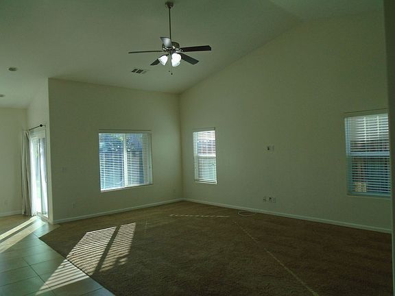 5th image of 5715 Quebec Ave