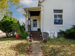 802 S Madison St, Bloomington, IL 61701