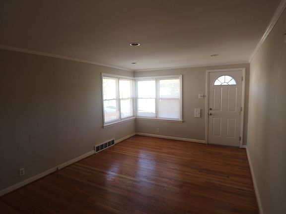2nd image of 2017 Stillwater Dr