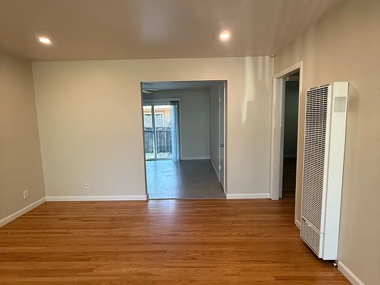 1244 Martha Way — Photo 7