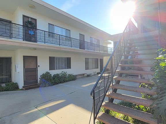 4th image of 866 Victor Ave #B12