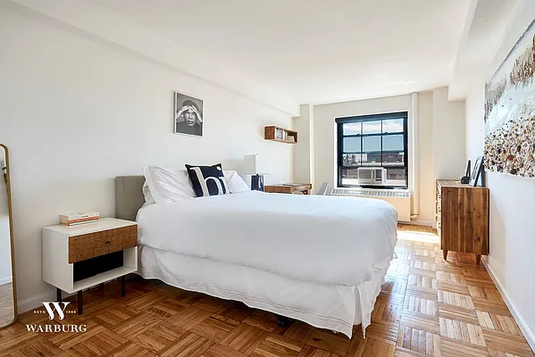 Sold by Warburg | media 15