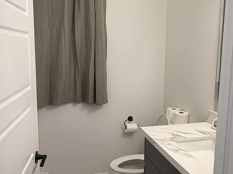 891 Darnley Blvd — Photo 28