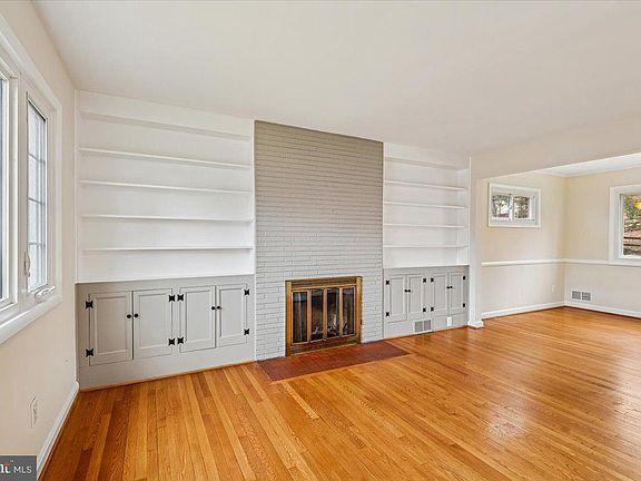 3rd image of 1909 Forest Dale Dr