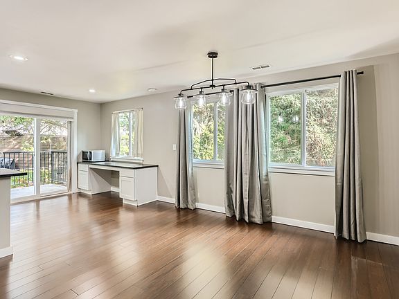 5th image of 12034 Slater Ave NE #Northeasta