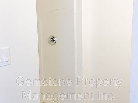 5th image of 5567 Mary Lane Dr