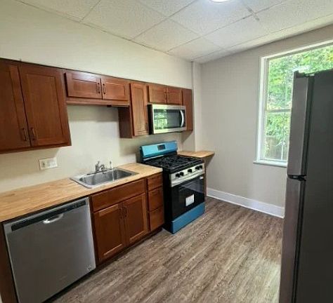 4th image of 419 10th St