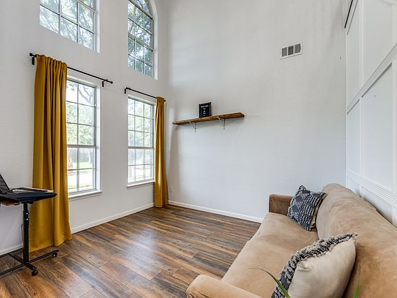 3rd image of 6008 Vineyard Ln