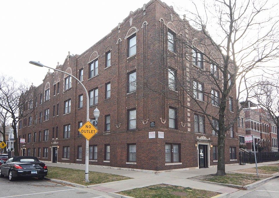 1st image of 3325 N Lakewood Ave #6H