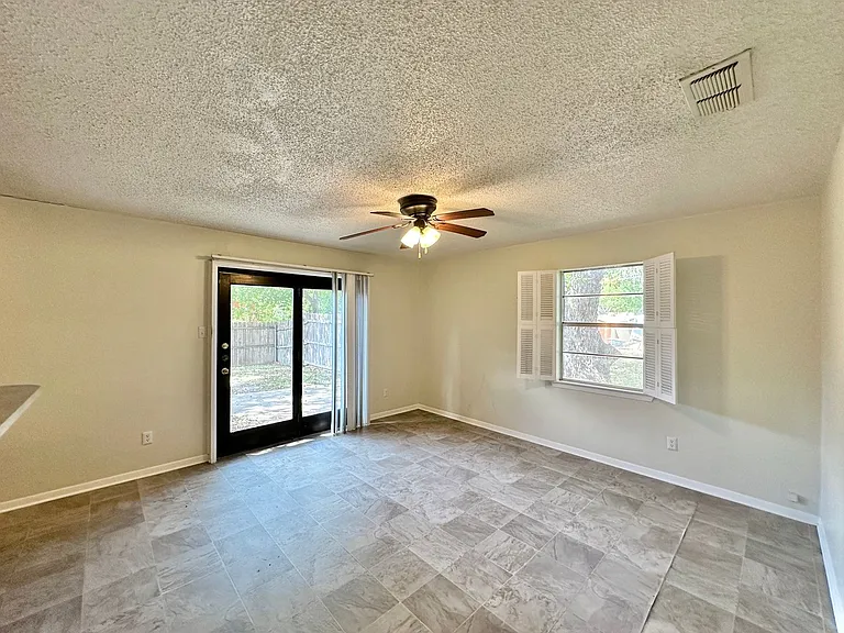 1005 Bonner Dr — Photo 4
