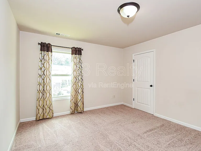 3738 Valley Spring Dr — Photo 18