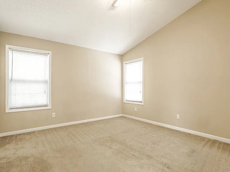 4737 Tommans Trl — Photo 10