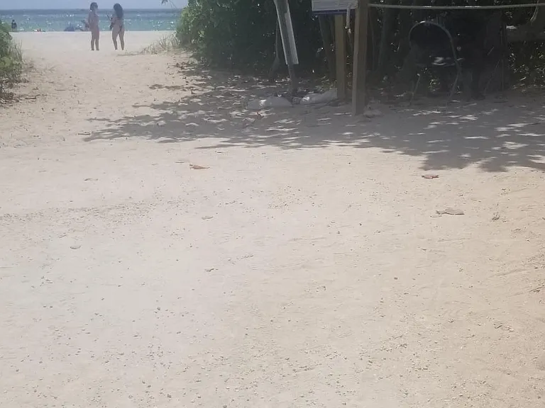 3 blocks from the beach