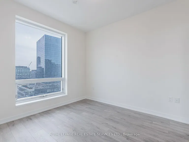 28 Freeland St #1307 — Photo 17