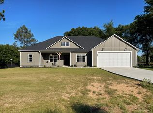 183 Edward Cir, Douglas, GA 31535