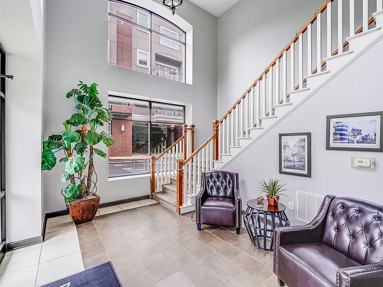 1903 Kenilworth Ave #109 — Photo 2